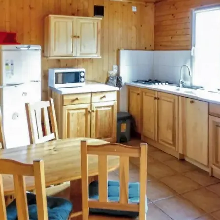 3 Bedroom Cozy In Kopalino