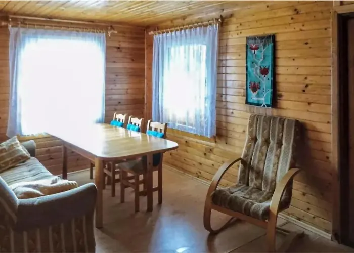 Semesterbostad 3 Bedroom Cozy In