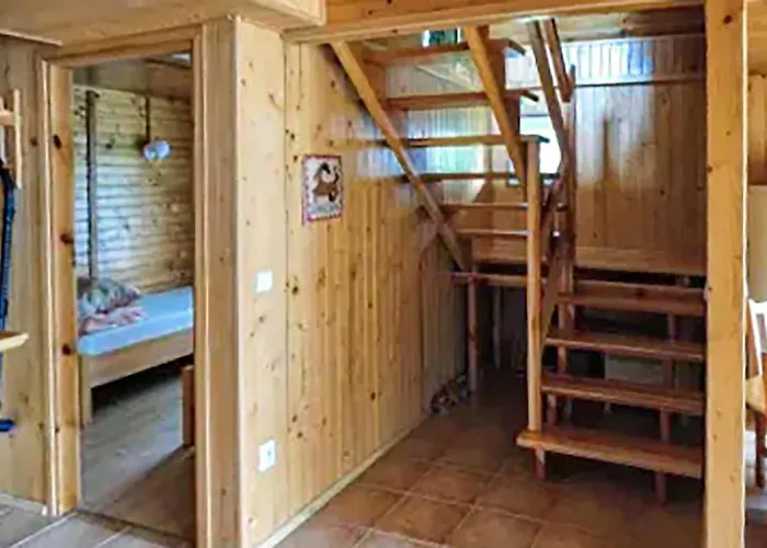 3 Bedroom Cozy In Semesterbostad *